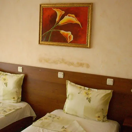 فندق Family Tropicana 2*