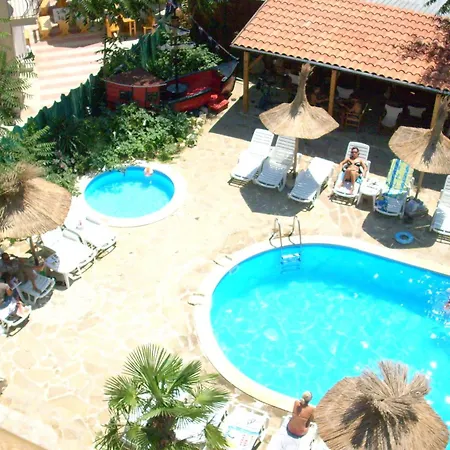 Family Tropicana فندق رافدا