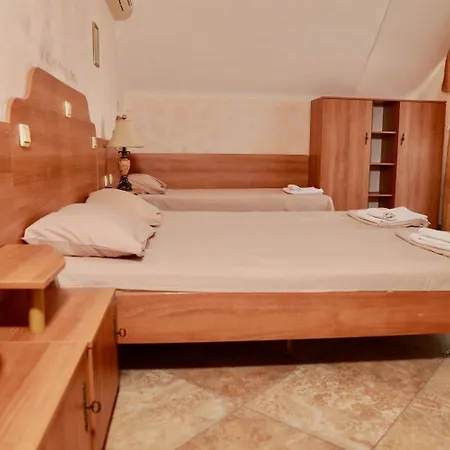 Family Tropicana فندق رافدا