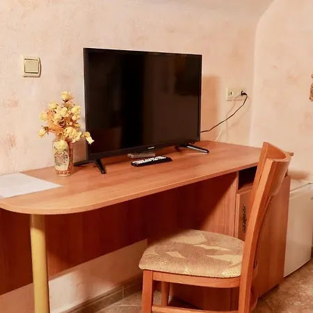 Family Tropicana فندق