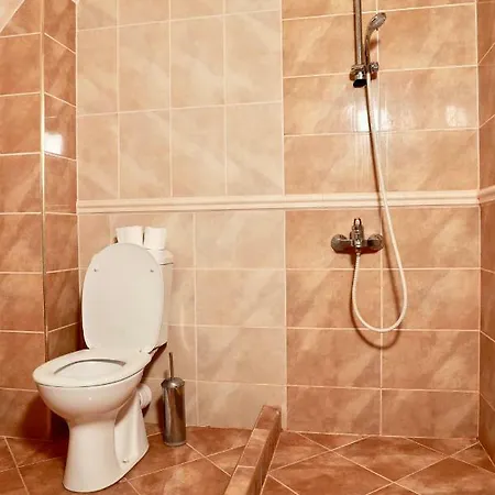 Family Tropicana فندق رافدا